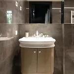 Poli 4*
