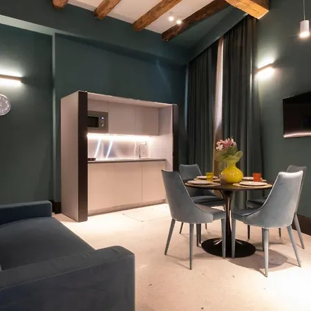 Poli Apart-hotel Veneza