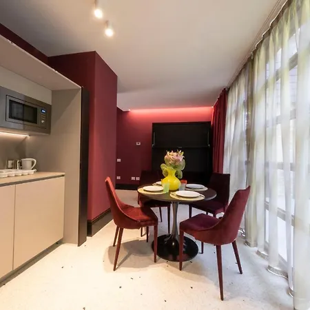 Poli 2* Veneza