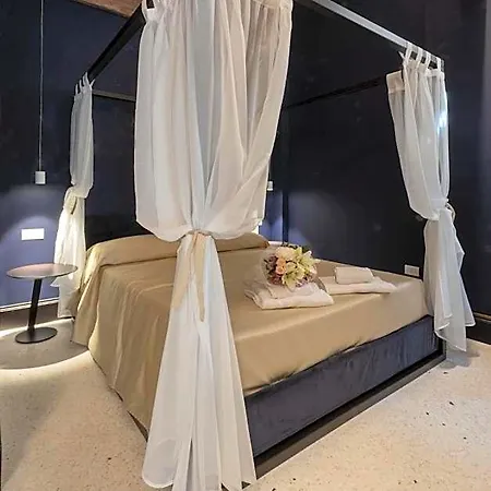 Poli 4*