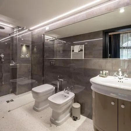 Apart-hotel Poli 4*